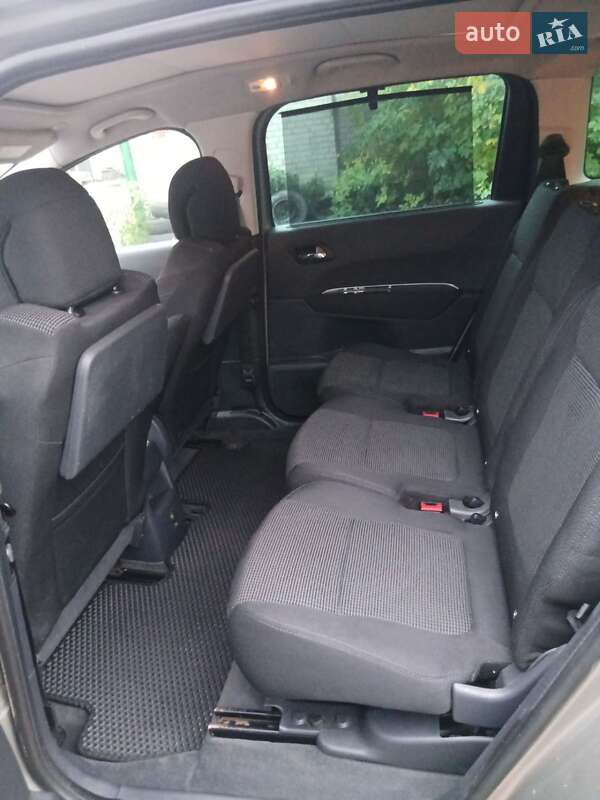 Микровэн Peugeot 5008 2009 в Калуше фото 13 Микровэн Peugeot 5008 2009 в Калуше