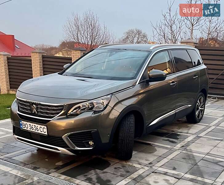 Внедорожник / Кроссовер Peugeot 5008 2017 в Тернополе