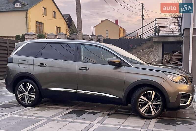 Внедорожник / Кроссовер Peugeot 5008 2017 в Тернополе