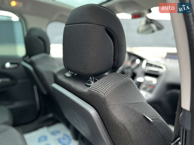 Мікровен Peugeot 5008 2011 в Івано-Франківську