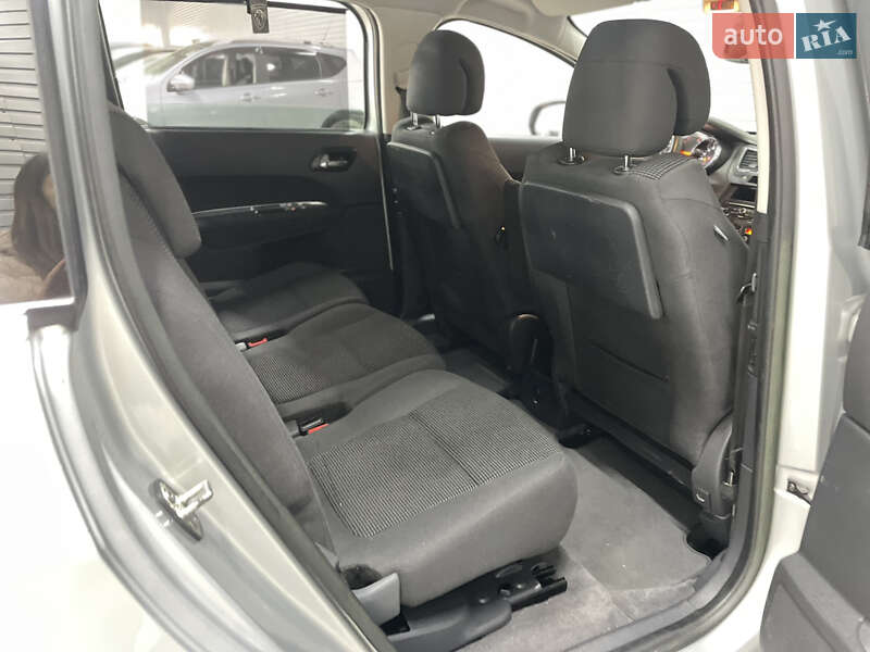 Микровэн Peugeot 5008 2014 в Стрые