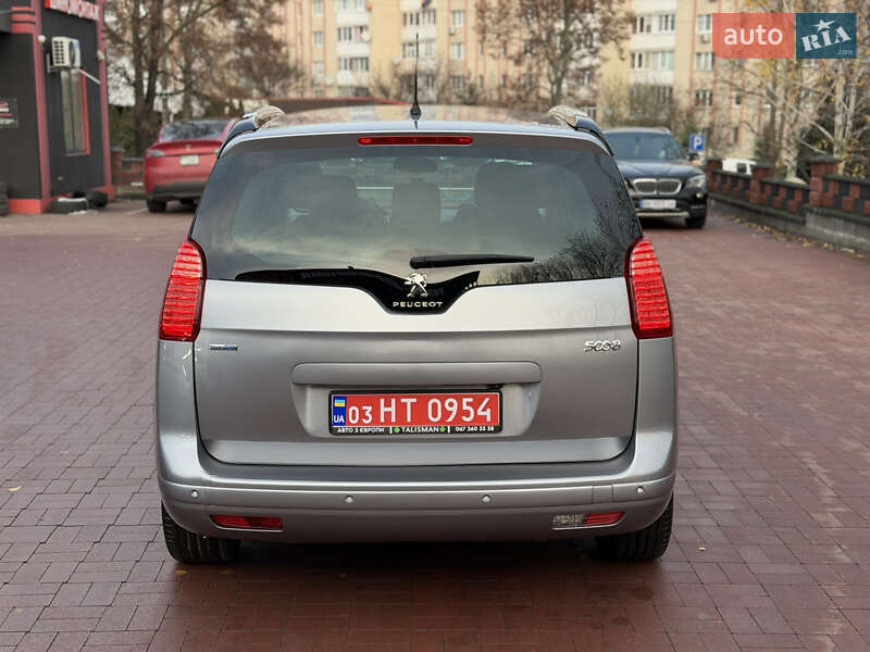 Микровэн Peugeot 5008 2015 в Ровно