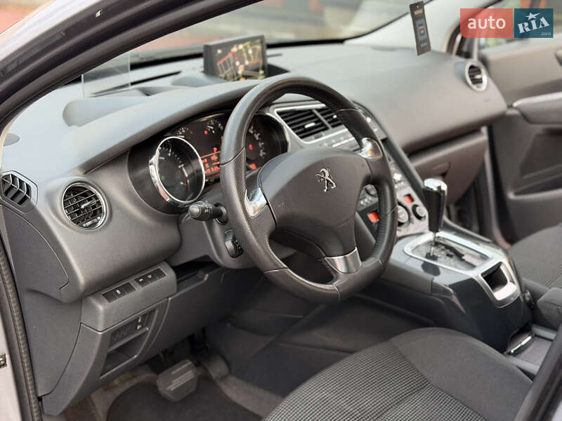 Микровэн Peugeot 5008 2015 в Ровно