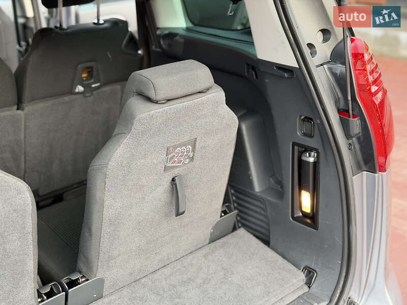 Микровэн Peugeot 5008 2015 в Ровно