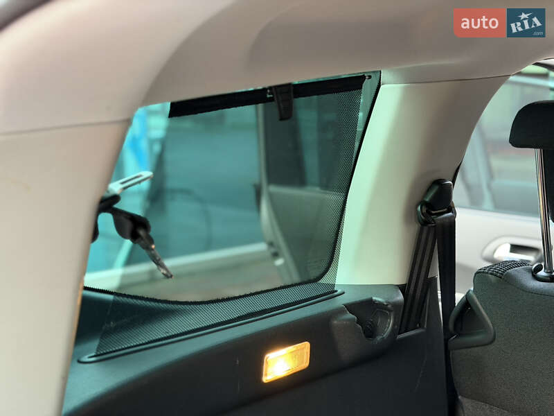 Микровэн Peugeot 5008 2015 в Ровно