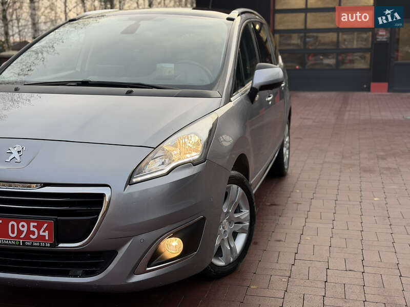 Микровэн Peugeot 5008 2015 в Ровно