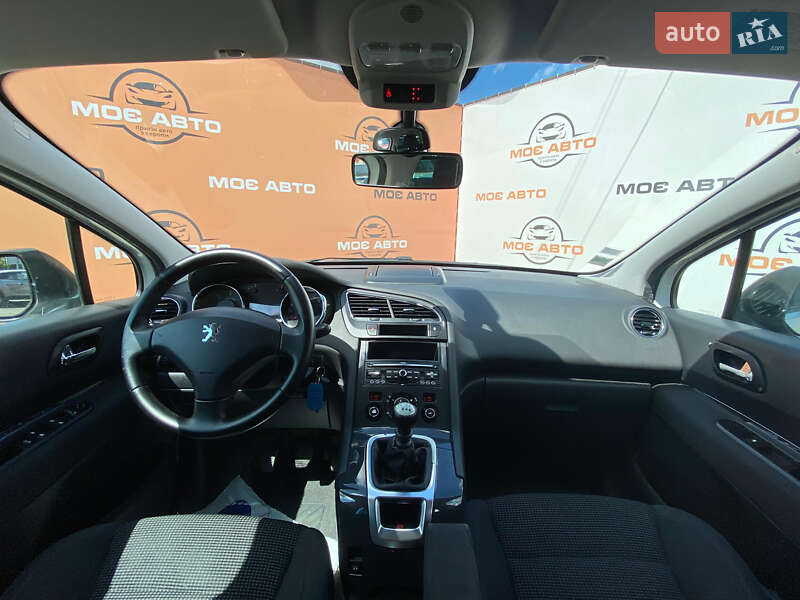 Микровэн Peugeot 5008 2013 в Ровно