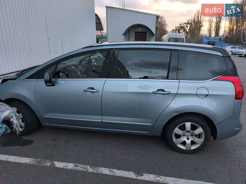 Мікровен Peugeot 5008 2011 в Щасливе