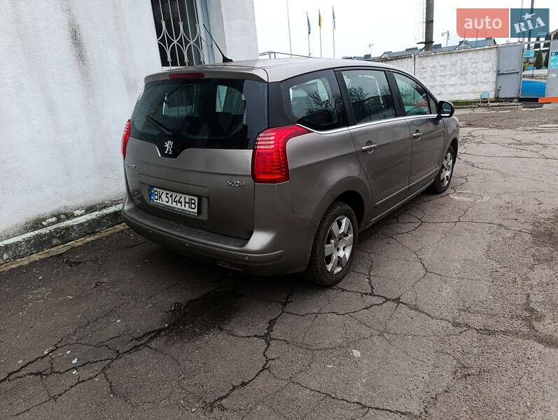 Мікровен Peugeot 5008 2010 в Рівному