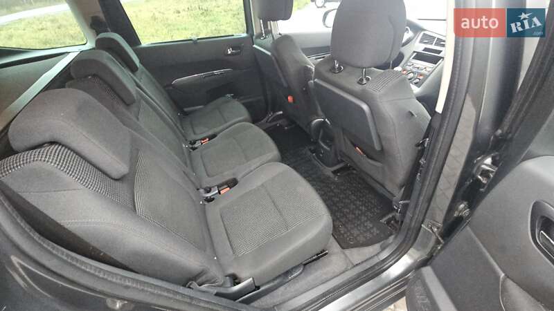 Микровэн Peugeot 5008 2014 в Виннице