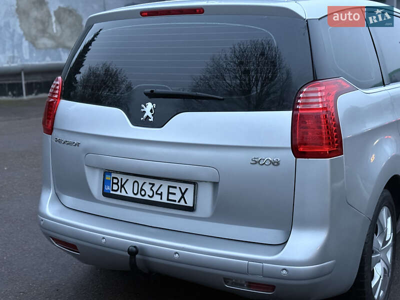 Мікровен Peugeot 5008 2010 в Рівному