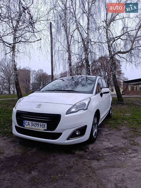 Мікровен Peugeot 5008 2015 в Пирятині