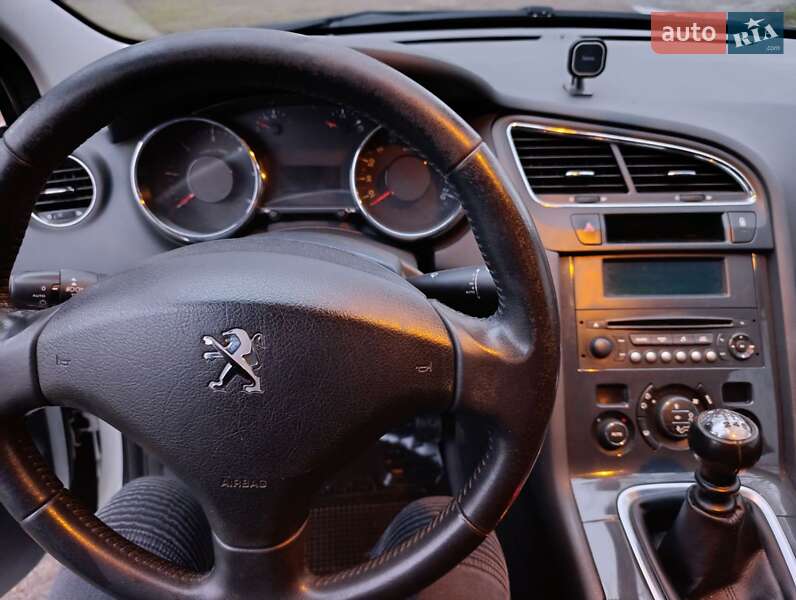 Мікровен Peugeot 5008 2015 в Пирятині