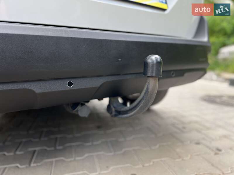 Внедорожник / Кроссовер Peugeot 5008 2019 в Львове