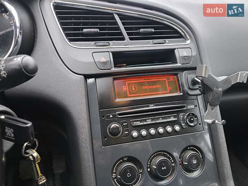 Микровэн Peugeot 5008 2009 в Звягеле