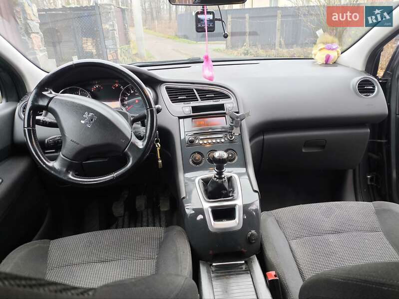 Микровэн Peugeot 5008 2009 в Звягеле