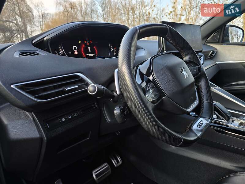 Внедорожник / Кроссовер Peugeot 5008 2021 в Калуше