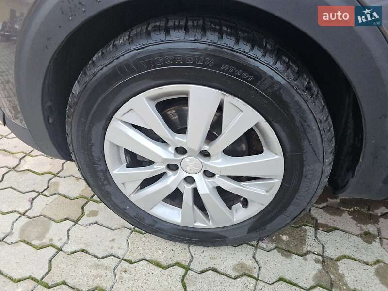 Позашляховик / Кросовер Peugeot 5008 2018 в Стрию