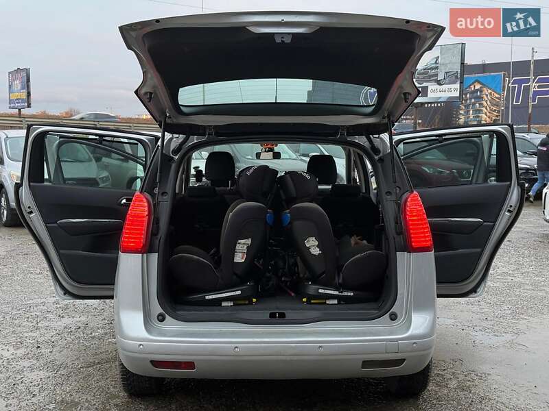 Микровэн Peugeot 5008 2011 в Львове фото 32 Микровэн Peugeot 5008 2011 в Львове