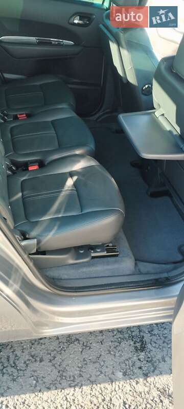 Микровэн Peugeot 5008 2015 в Тальном