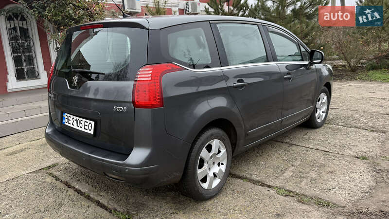 Мікровен Peugeot 5008 2011 в Новому Бузі