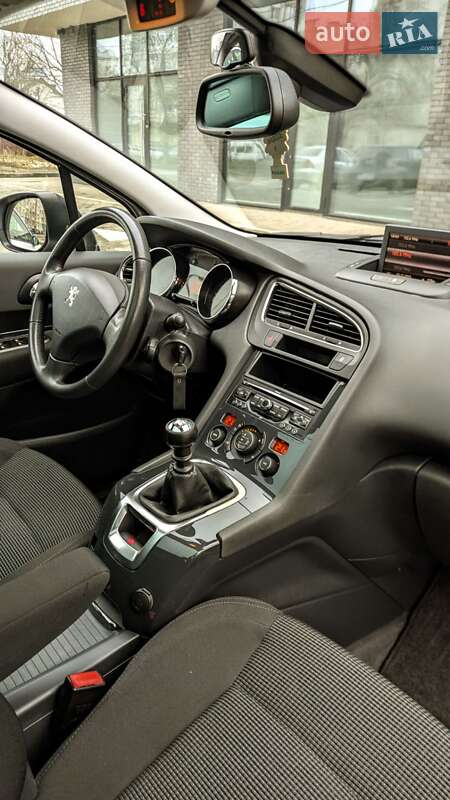 Мікровен Peugeot 5008 2011 в Івано-Франківську