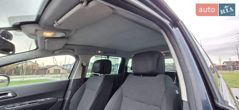 Микровэн Peugeot 5008 2010 в Киеве