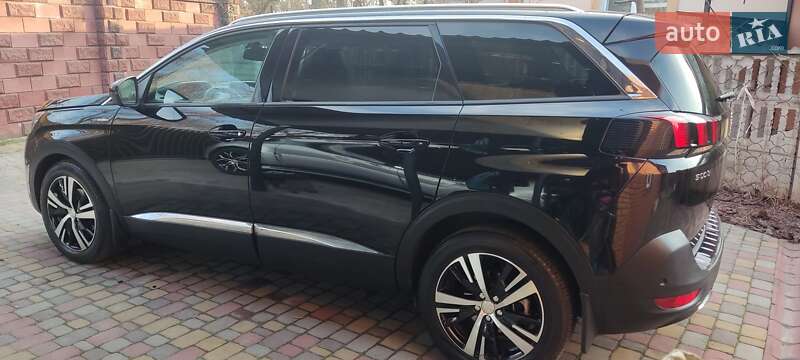 Позашляховик / Кросовер Peugeot 5008 2017 в Рівному