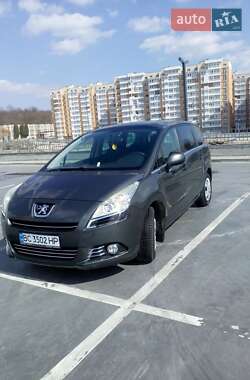 Микровэн Peugeot 5008 2010 в Львове