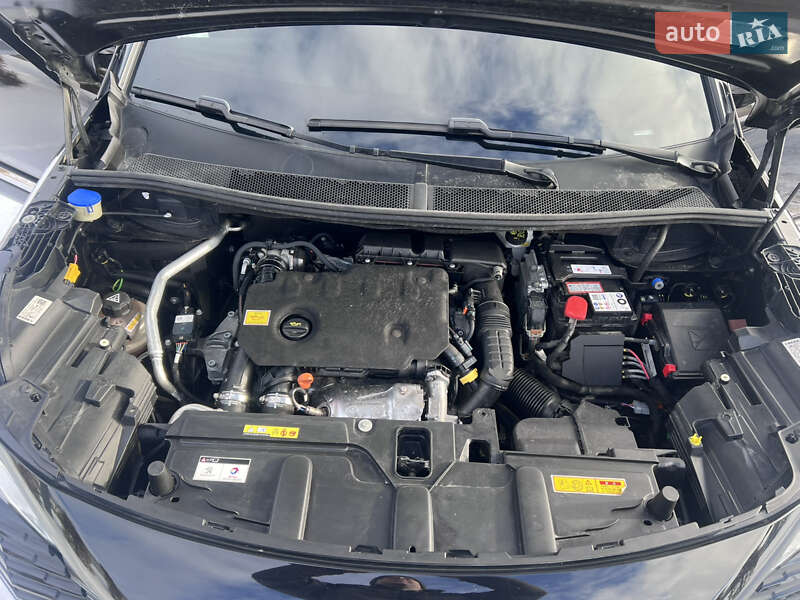 Позашляховик / Кросовер Peugeot 5008 2021 в Полтаві