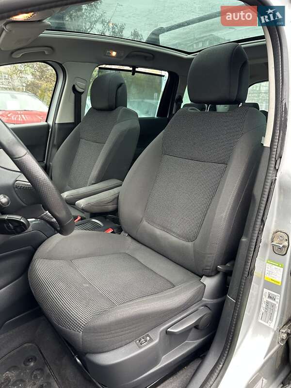 Микровэн Peugeot 5008 2012 в Сумах