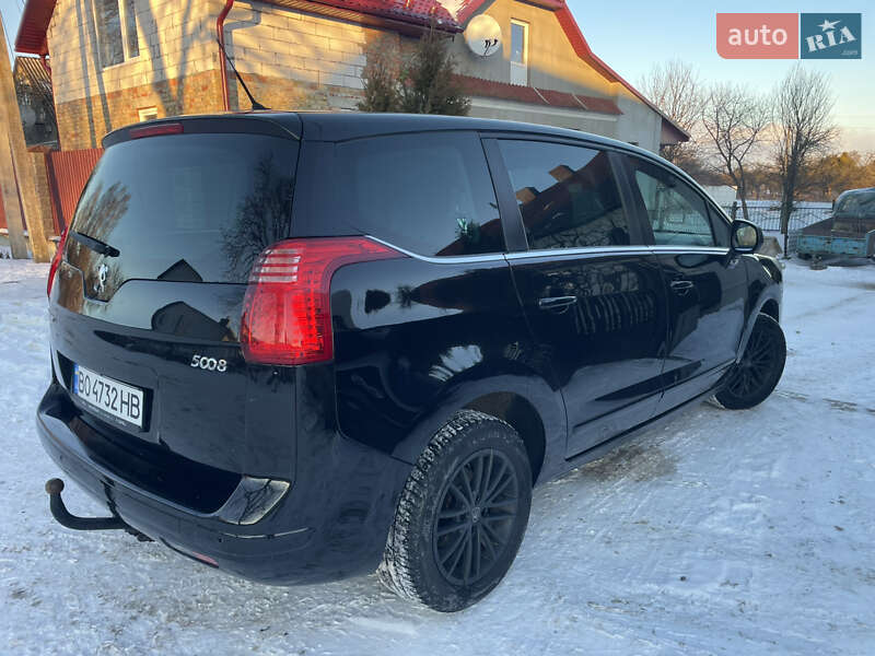 Микровэн Peugeot 5008 2010 в Почаеве