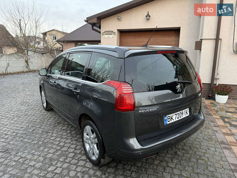 Микровэн Peugeot 5008 2013 в Дубно