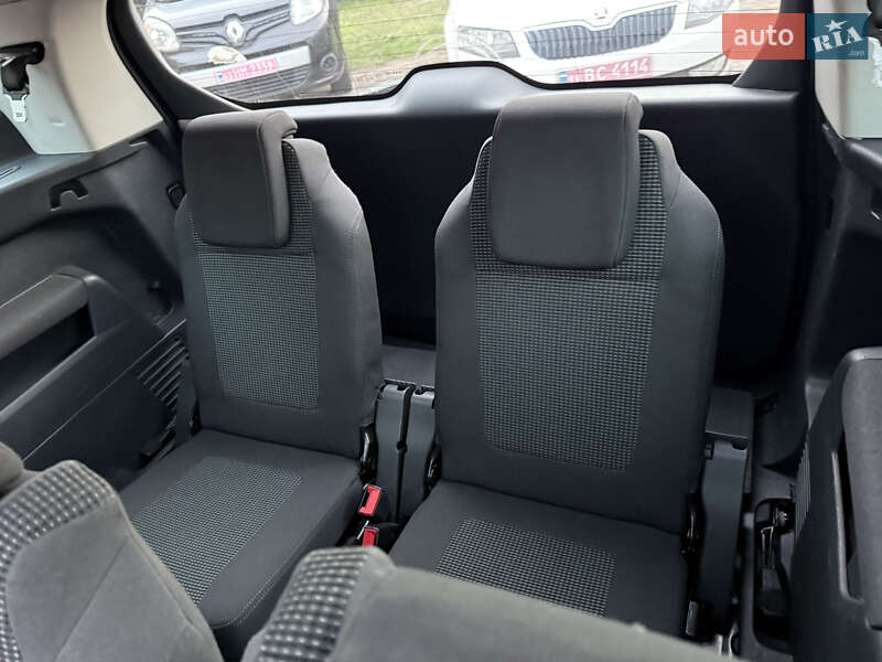 Микровэн Peugeot 5008 2013 в Дубно