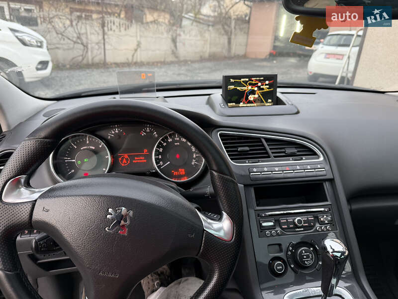 Микровэн Peugeot 5008 2013 в Дубно