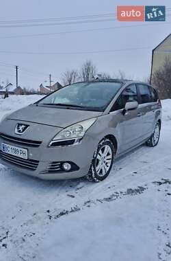 Микровэн Peugeot 5008 2010 в Городке