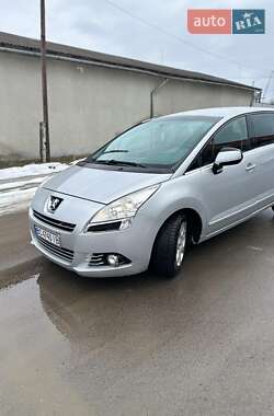 Мікровен Peugeot 5008 2011 в Стрию