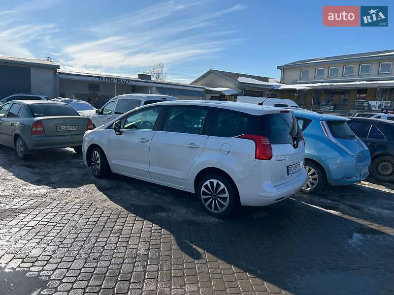 Микровэн Peugeot 5008 2012 в Львове