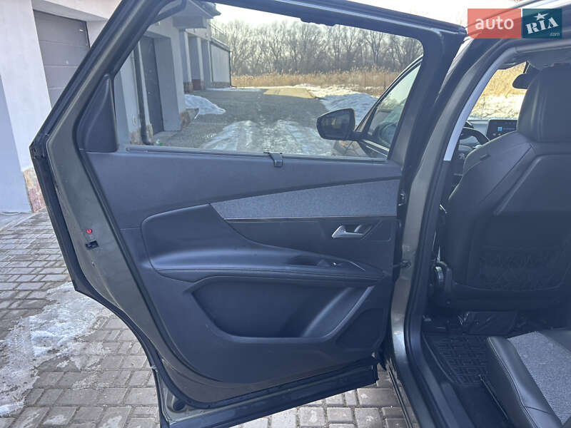 Внедорожник / Кроссовер Peugeot 5008 2017 в Тернополе