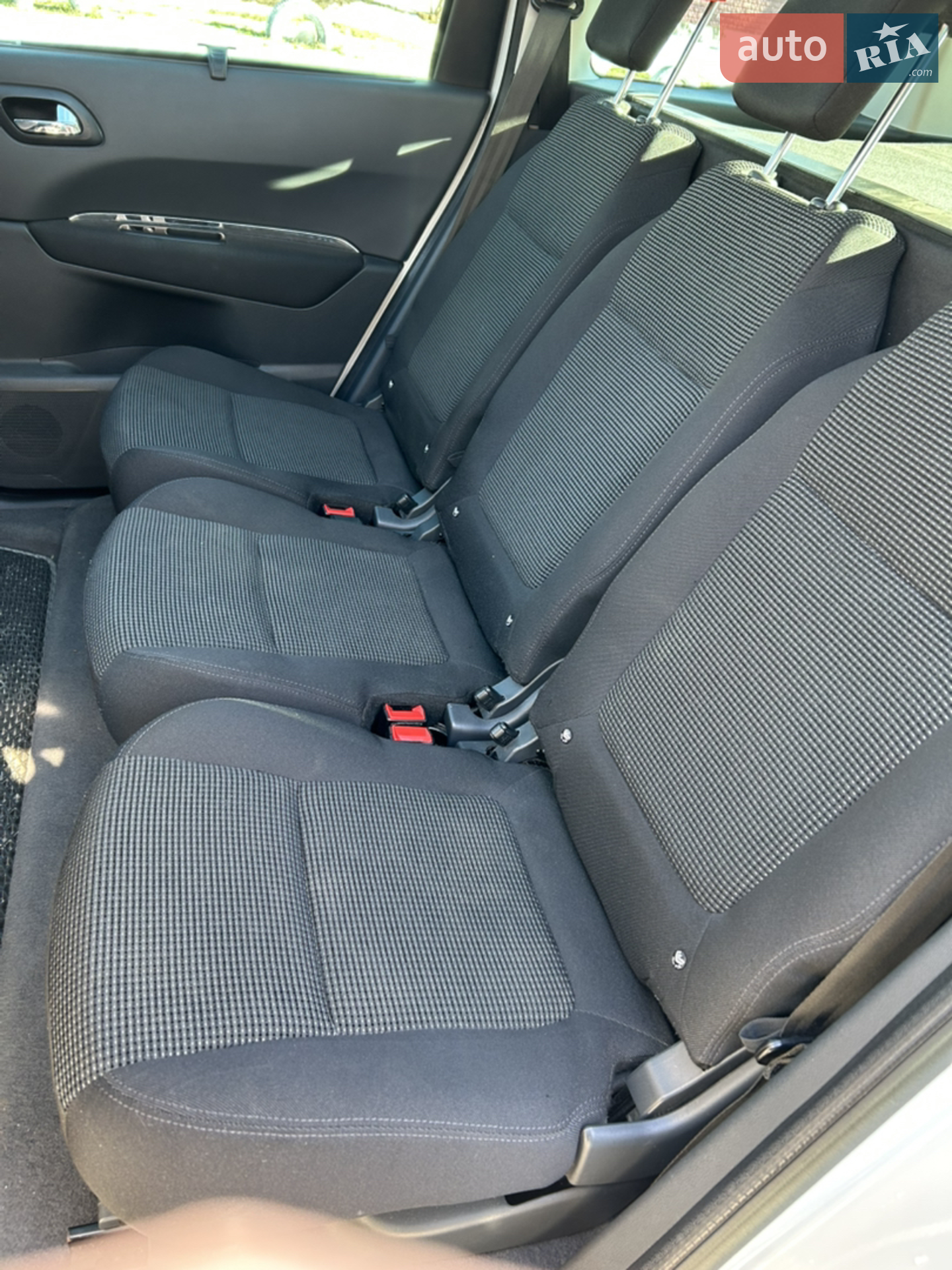 2011 Peugeot 5008 - мініатюра 26