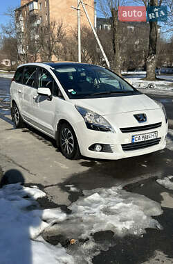 Микровэн Peugeot 5008 2011 в Звенигородке