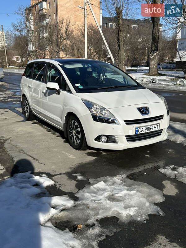 Peugeot 5008 2011