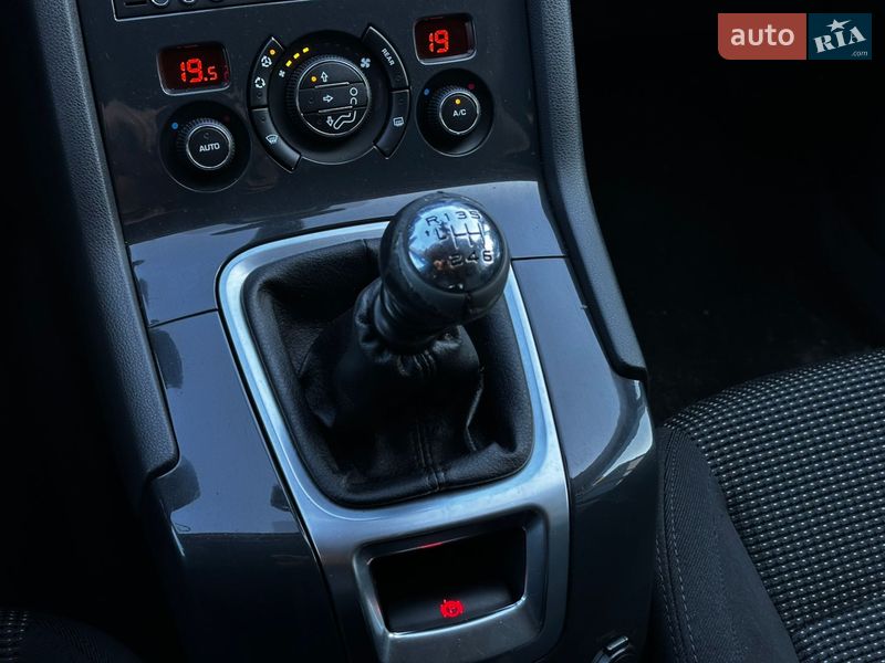 Микровэн Peugeot 5008 2010 в Львове