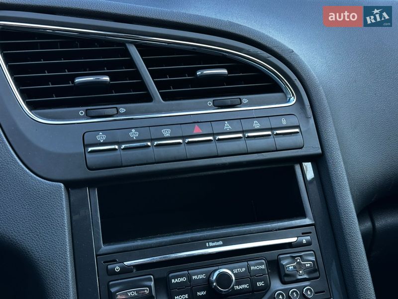 Микровэн Peugeot 5008 2010 в Львове