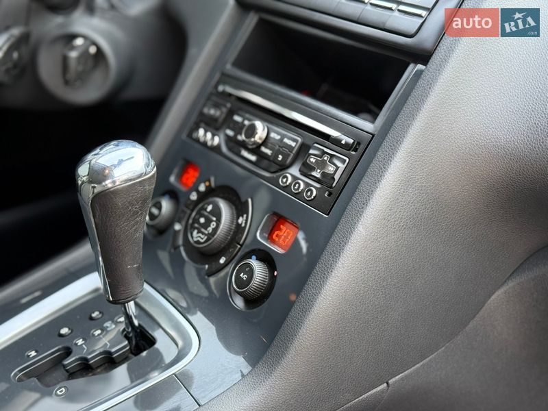 Микровэн Peugeot 5008 2015 в Самборе