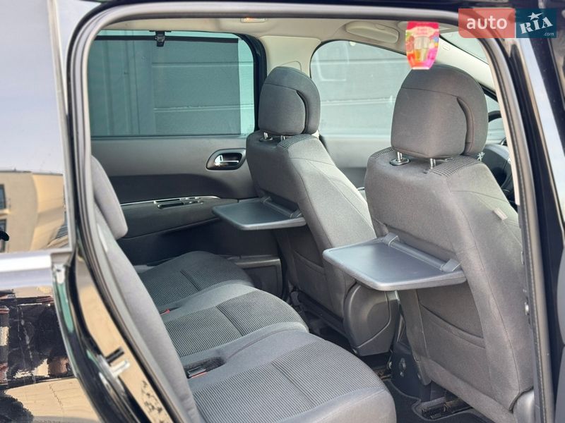 Микровэн Peugeot 5008 2015 в Самборе