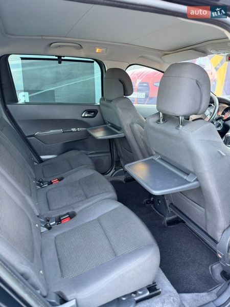 Микровэн Peugeot 5008 2013 в Стрые