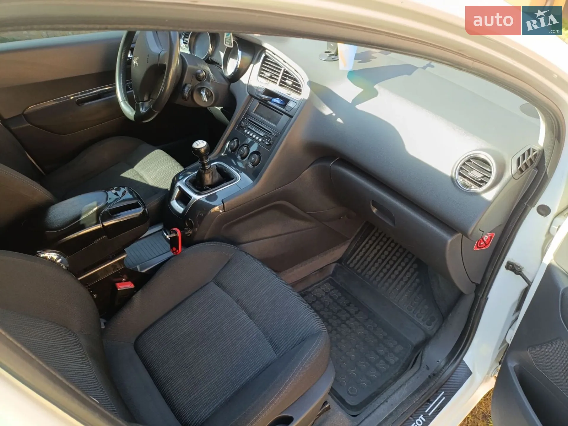 2011 Peugeot 5008 - мініатюра 10