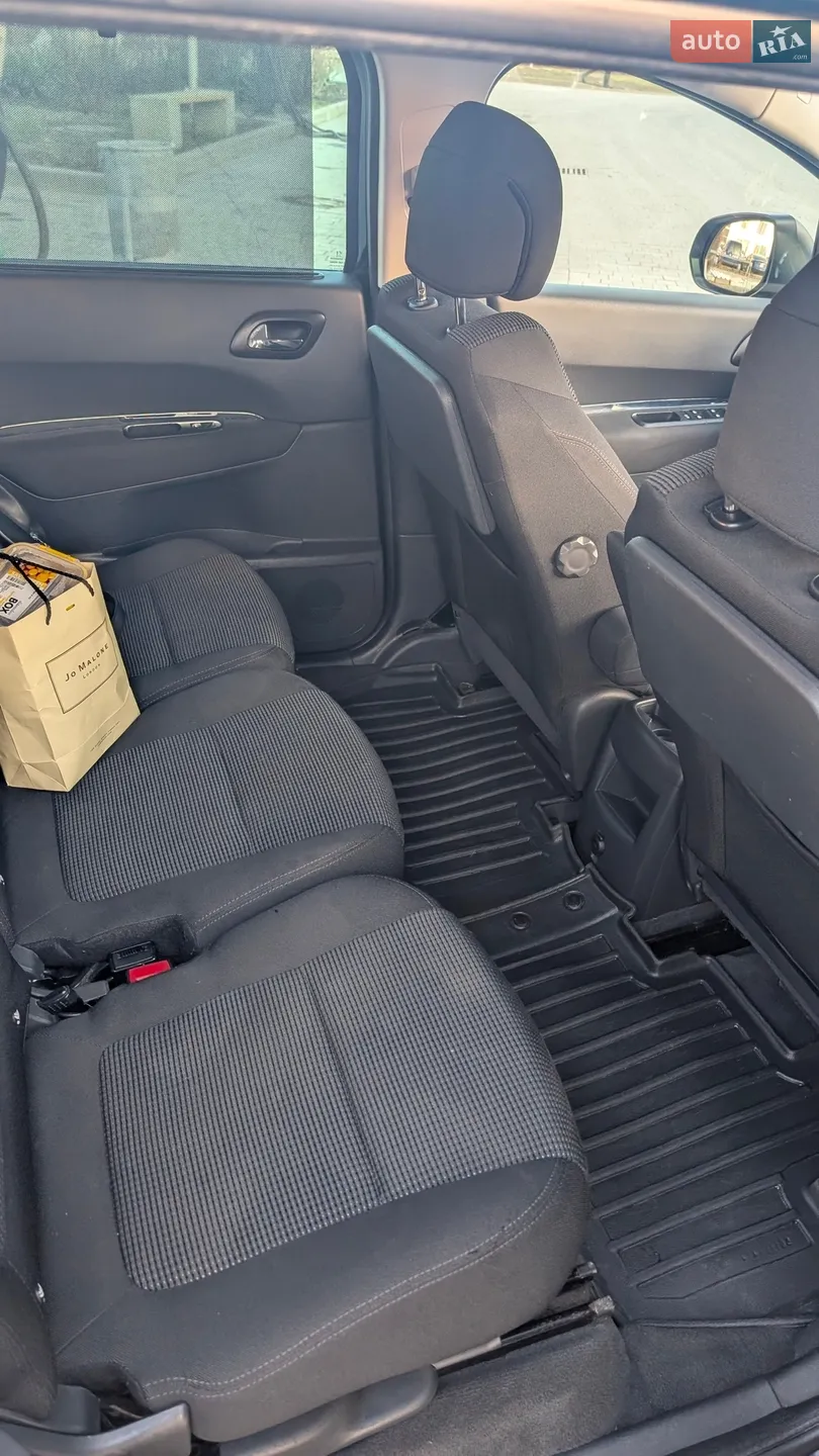 2010 Peugeot 5008 - мініатюра 12