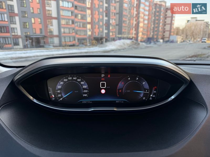 Внедорожник / Кроссовер Peugeot 5008 2017 в Тернополе